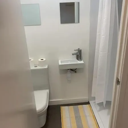 Apartamento Brand New Private Flat, Own Entrance.